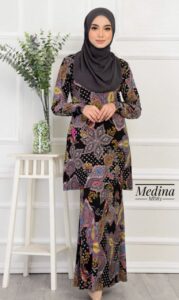 Showing the front side of Emanee - Kurung Medina V7 Black